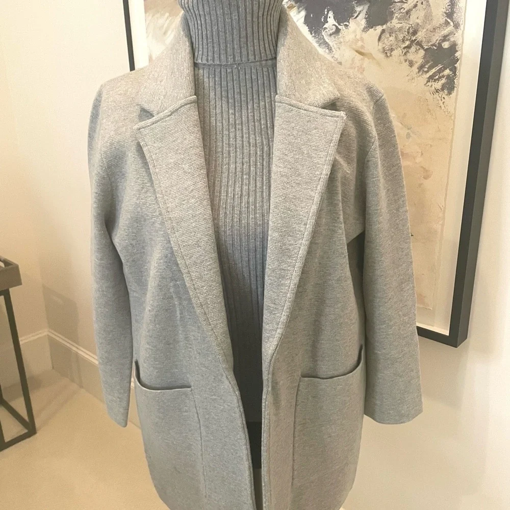 J. Crew Grey Open Front Cardigan, Size Small,
Oversized Fit. Wool Blend. - Picture 3 of 8